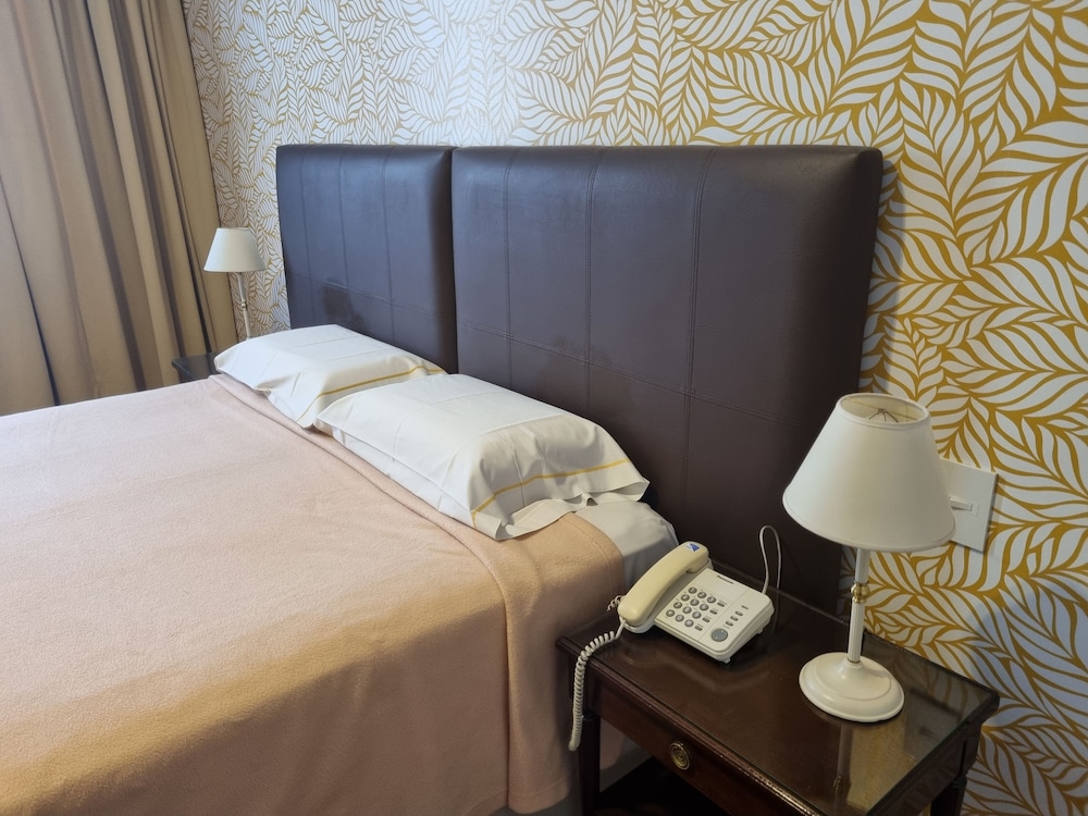 Hotel Regis 40/51