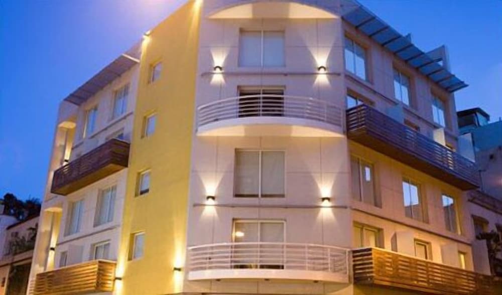 PIEDRAS SUITES(formerly Babel Suites) 2/14