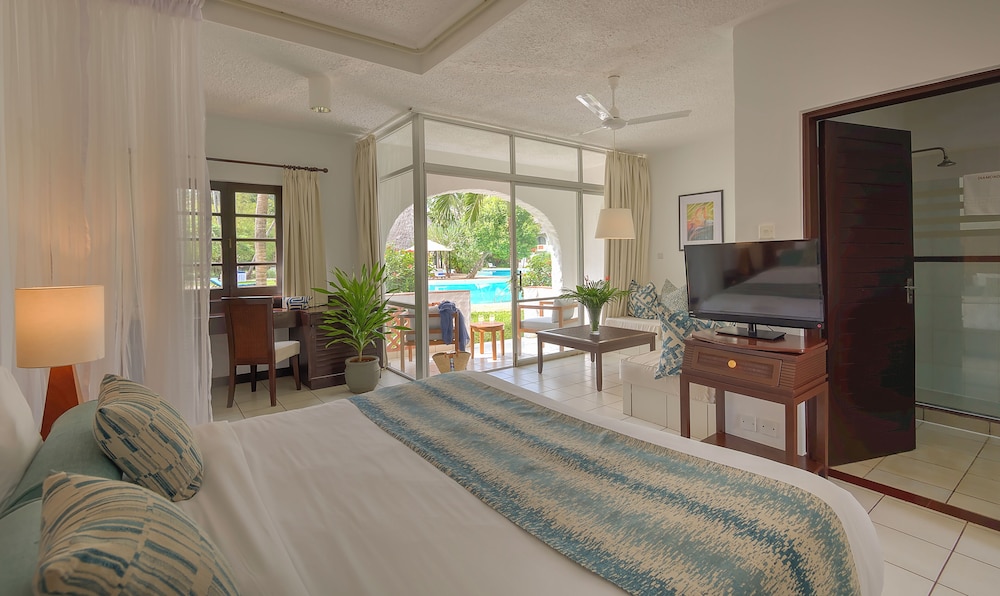 Garden, Twin Beds