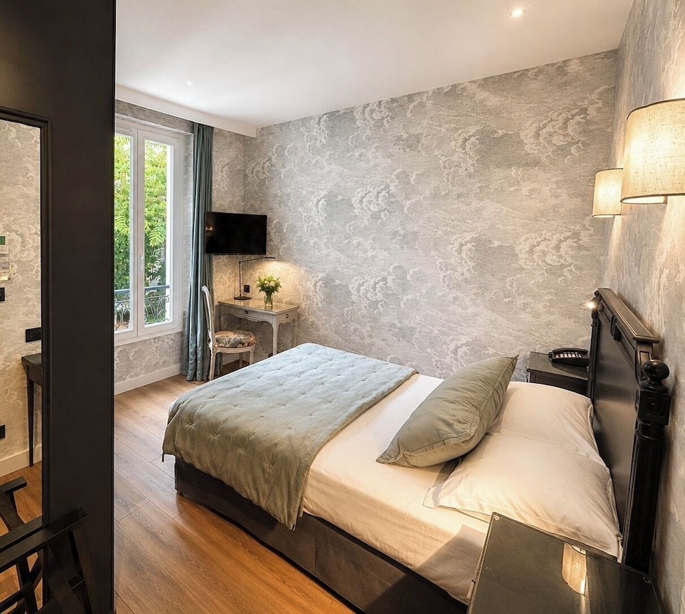 HOTEL DES BAINS 18/60