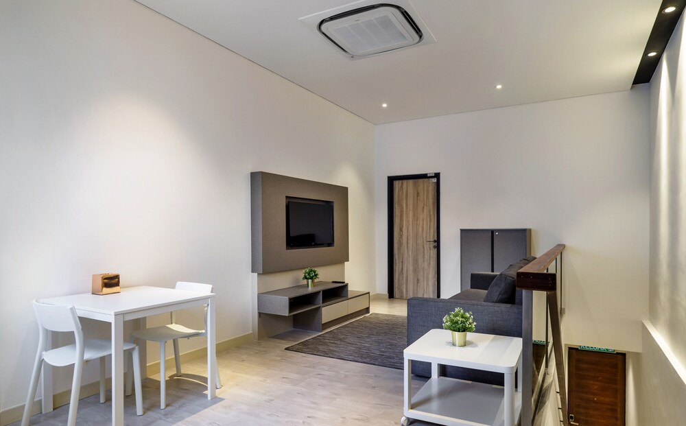 Macallum Central Hotel Managed By The Ascott Limited 13/16