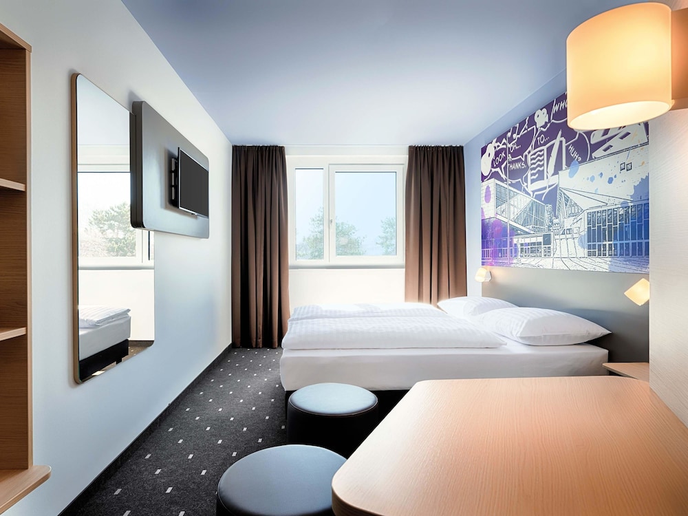 ROOM, FRENCH BED