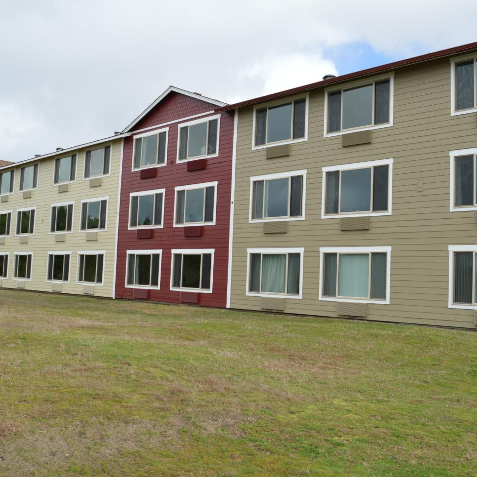 Cedars Ocean View Inn 2/35