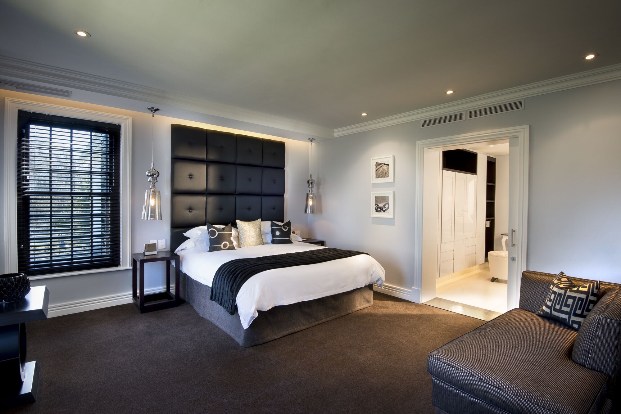 GRAND, SUITE, KING BED