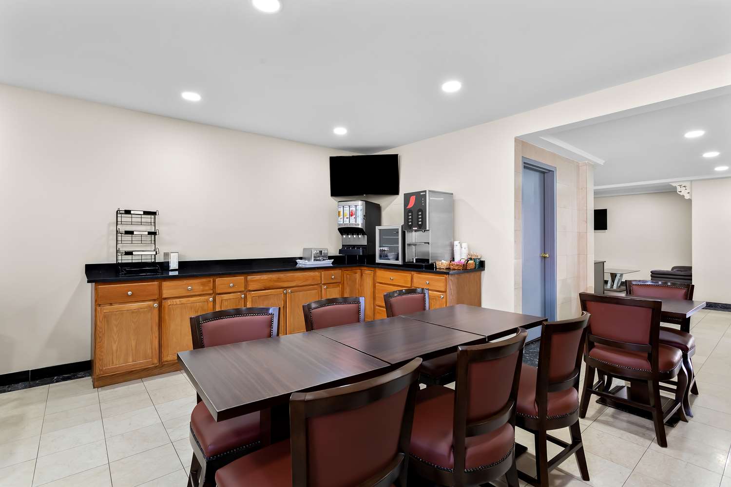 SureStay Plus by Best Western Windsor 14/18
