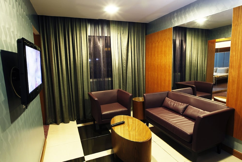 Kinabalu Daya Hotel 50/72