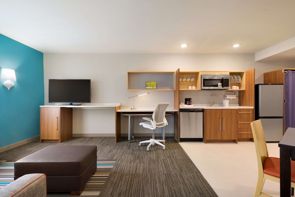 Home2 Suites By Hilton-Roanoke 44/52