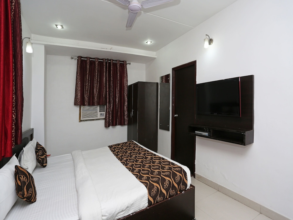HOTEL TAJ GALAXY 12/22
