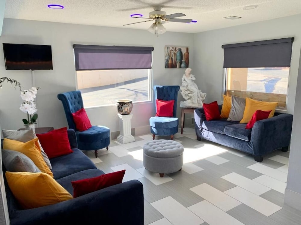 Days Inn by Wyndham Greenville AL 18/33
