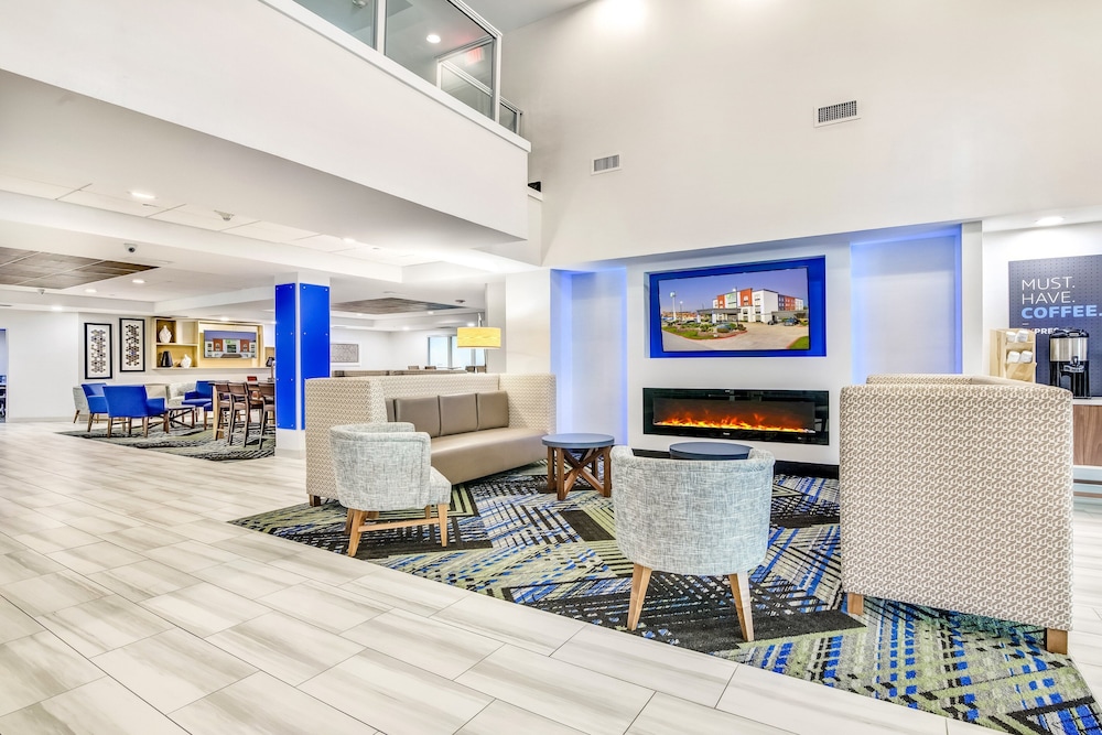 Holiday Inn Express and Suites Longview North 41/58