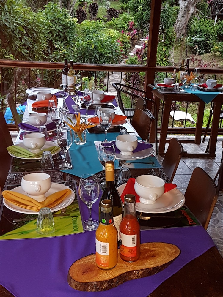 Hibiscus Valley Inn 24/50