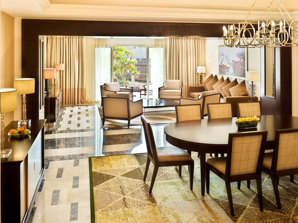 Grand Hyatt Doha Hotel and Villas 55/65