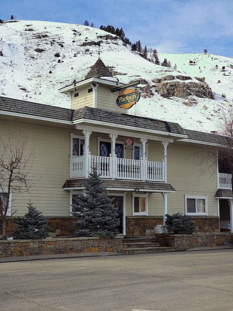 Parkway Inn 4/64