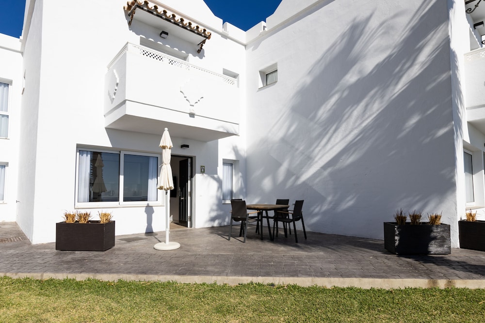Ramada Hotel and Suites By Wyndham Costa Del Sol 66/75