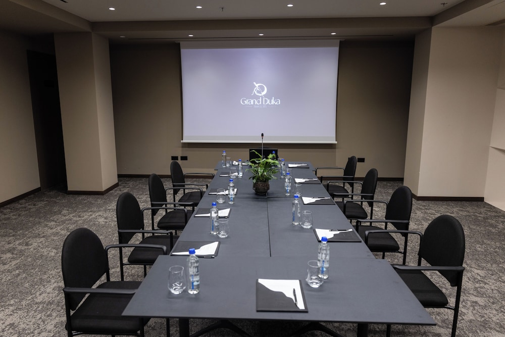 Grand Duka Hotel & Spa 66/73