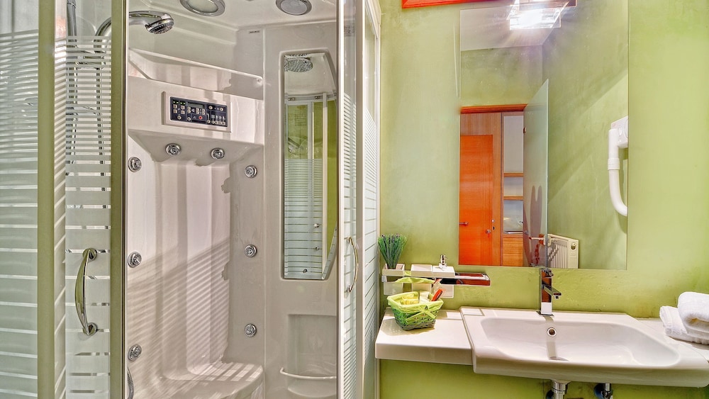 Dilofo Hotel Luxury Suites 48/51