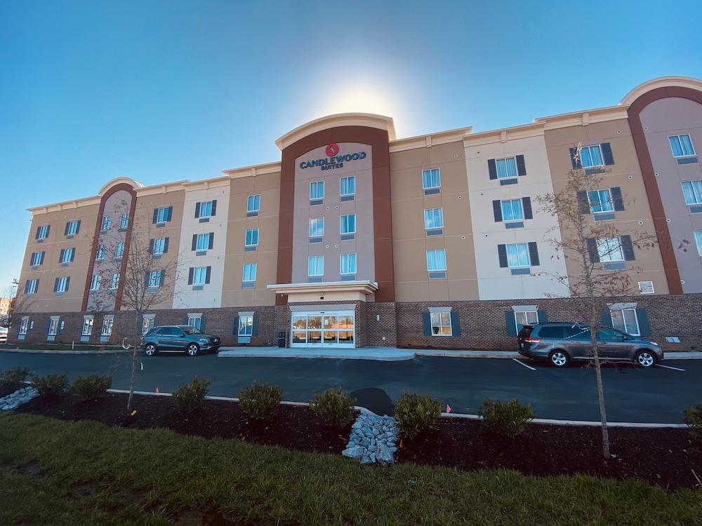 Candlewood Suites Lebanon 1/52