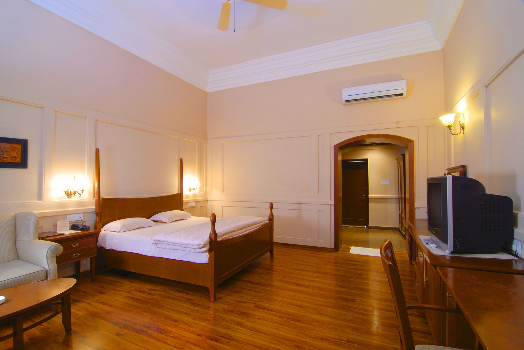 Classic, King Bed