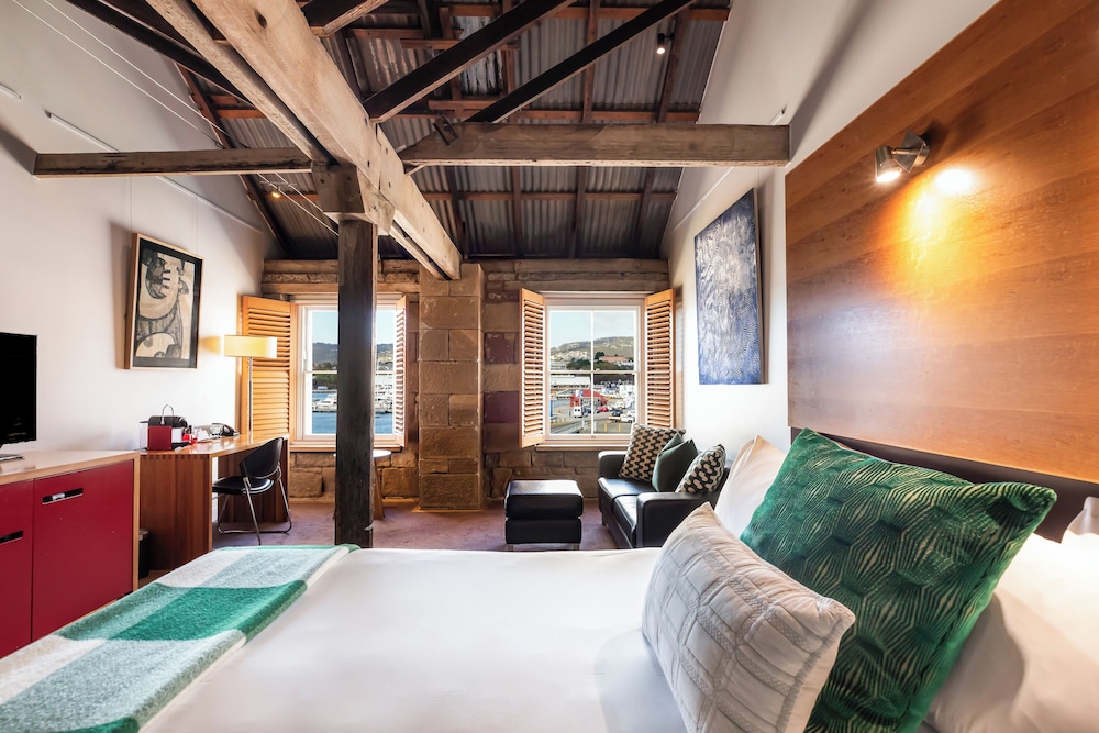 STANDARD, KING BED, HARBOUR VIEW