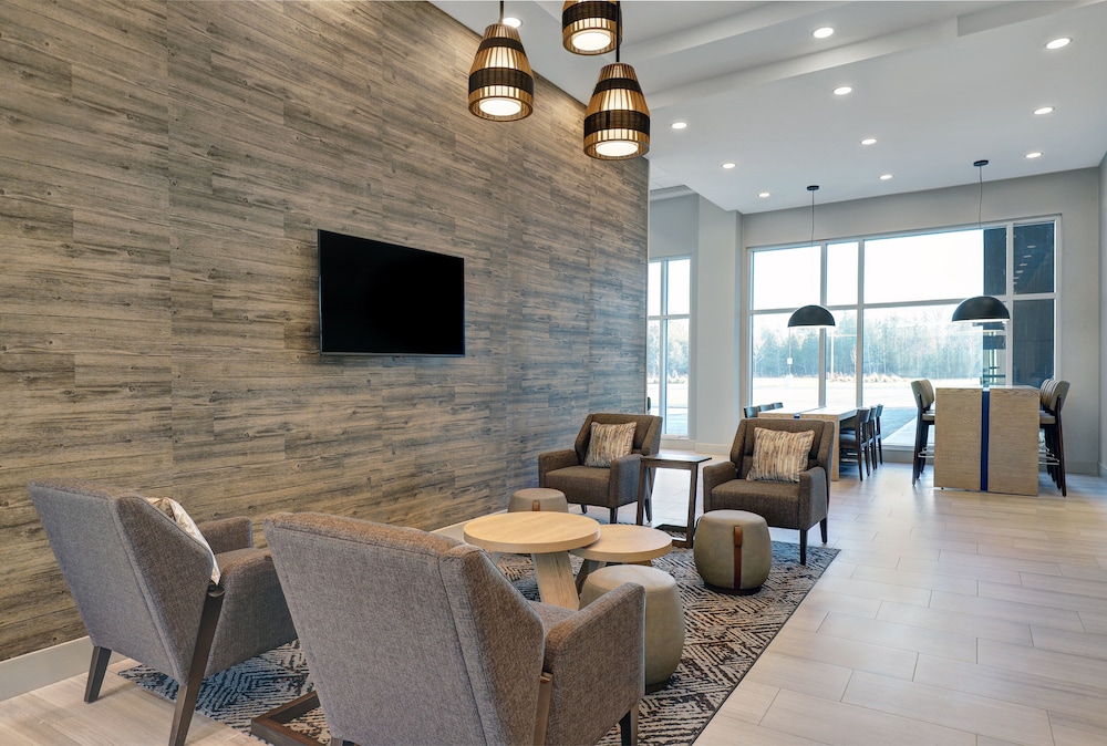 Candlewood Suites Kingston West 45/62