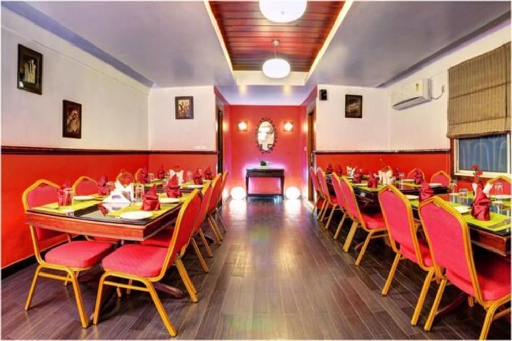 HOTEL EMBASSY 22/26