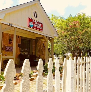 Silk Stocking Row image