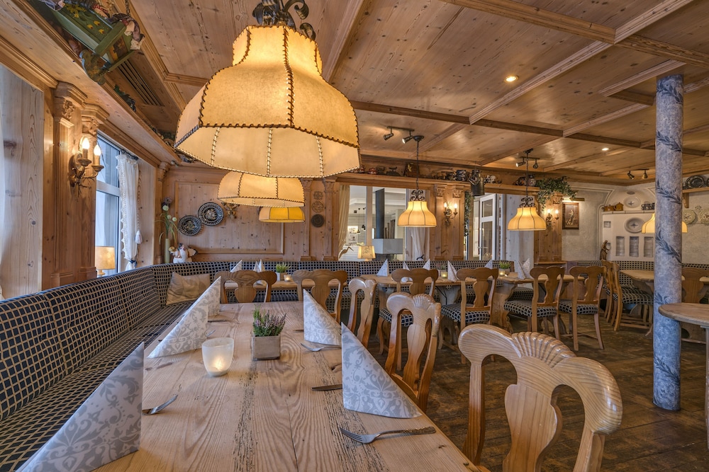 Hotel Restaurant Burg-Klause 52/62
