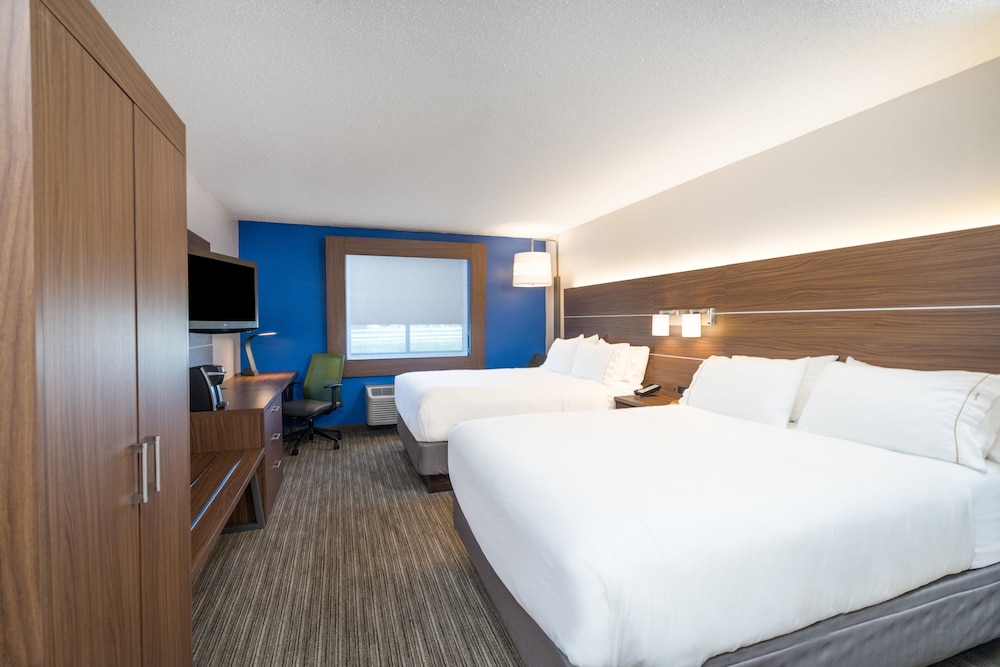 Holiday Inn Express Howe (Sturgis, Mi) 22/49