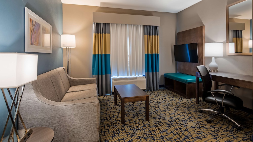 Spark by Hilton Erie 18/29