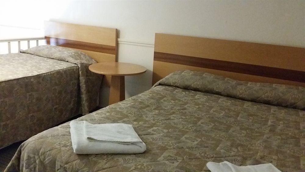 Palace Court Hotel 12/20