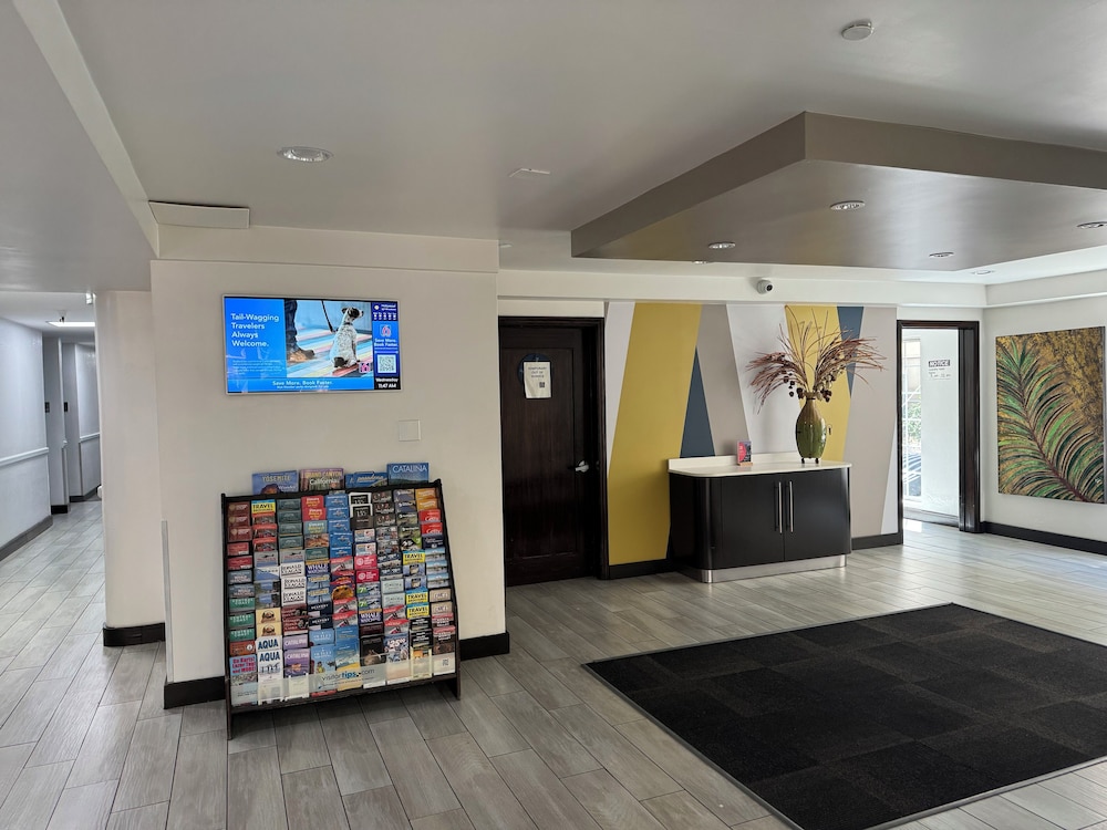 Lobby at Motel6 Hollywood, CA - Los Angeles, LOS ANGELES - CA