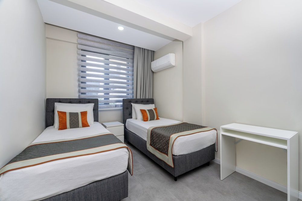 Echinus Hotels 14/48