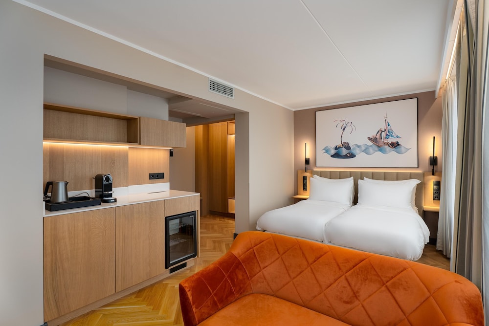 Superior, King Bed, Riverside