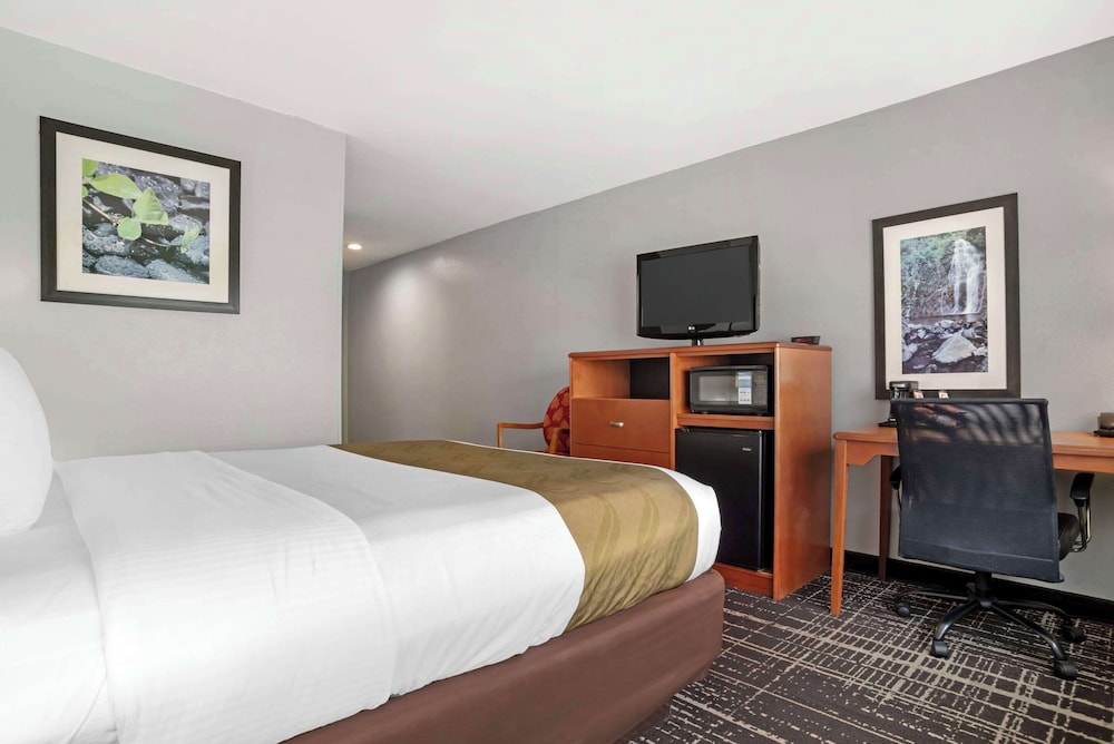 ROOM, DOUBLE BED