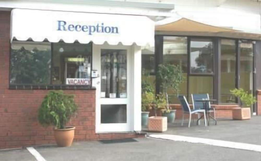 THE ABBOTSWOOD MOTOR INN 1/36
