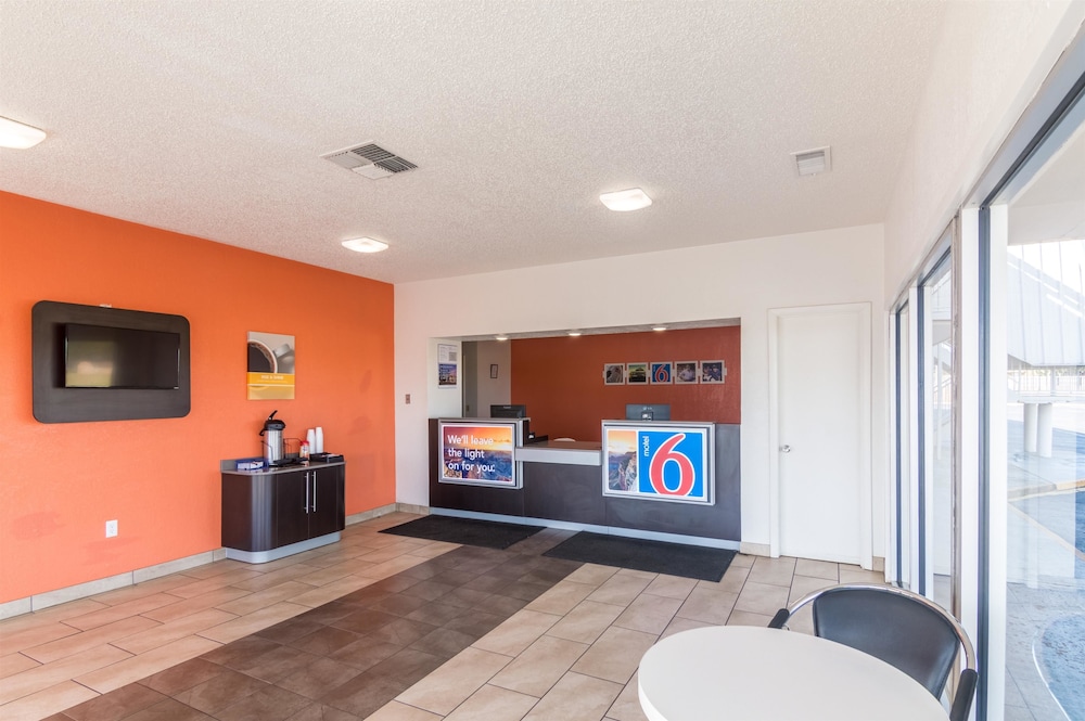 Motel 6 Clinton OK 10/64
