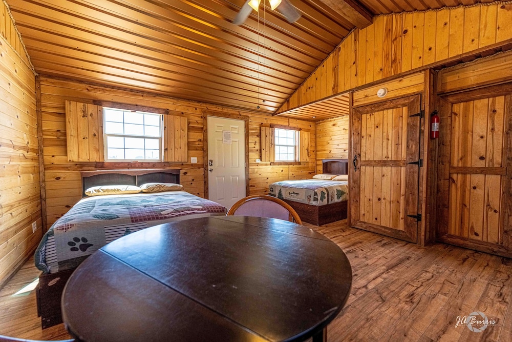 Elite Cabins and RV Park 40/51