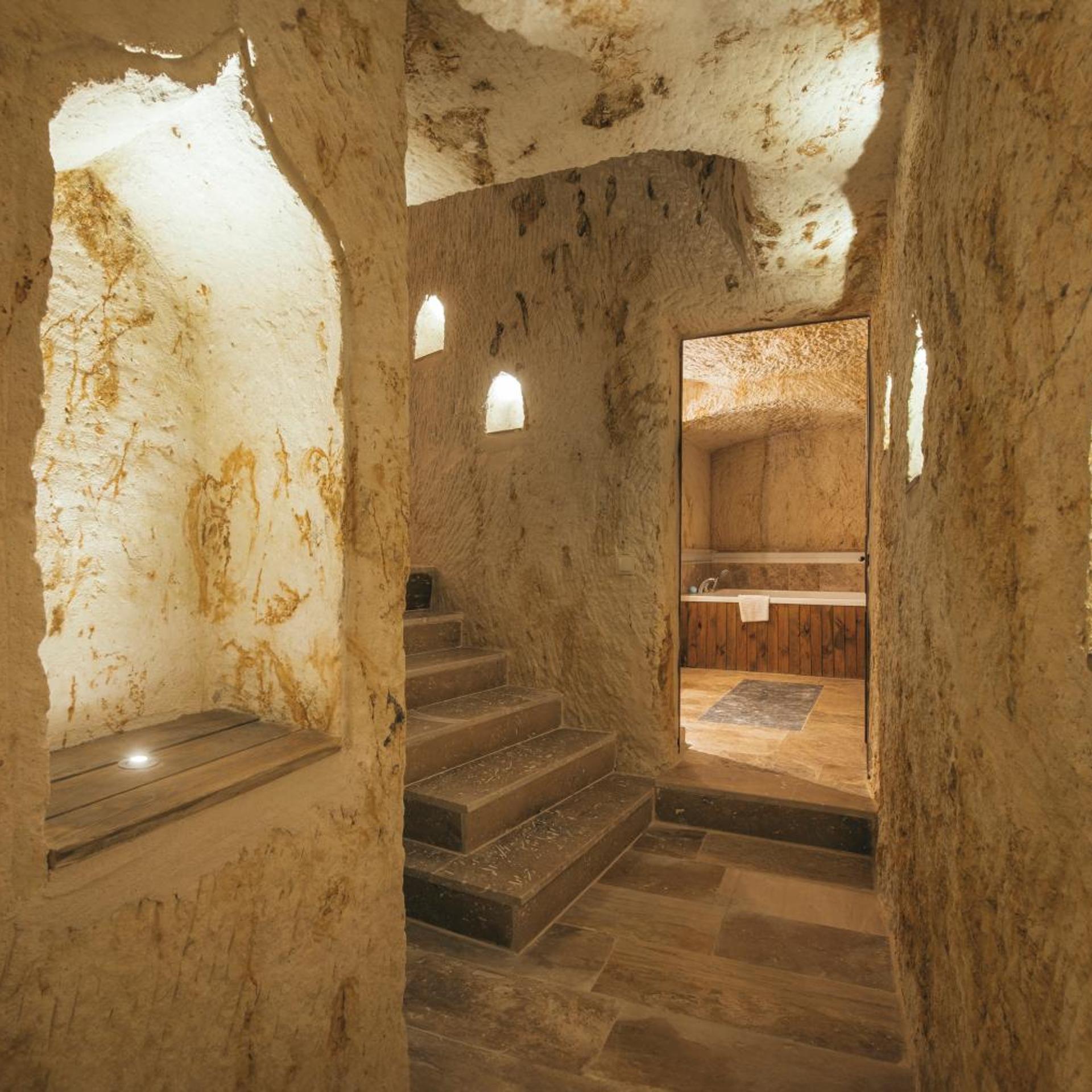 Lagania In Cave 20/50