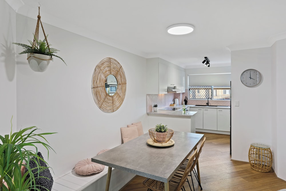 Le Beach Apartments 57/73