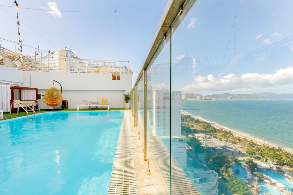 Paris Nha Trang Hotel & Apartment 64/72