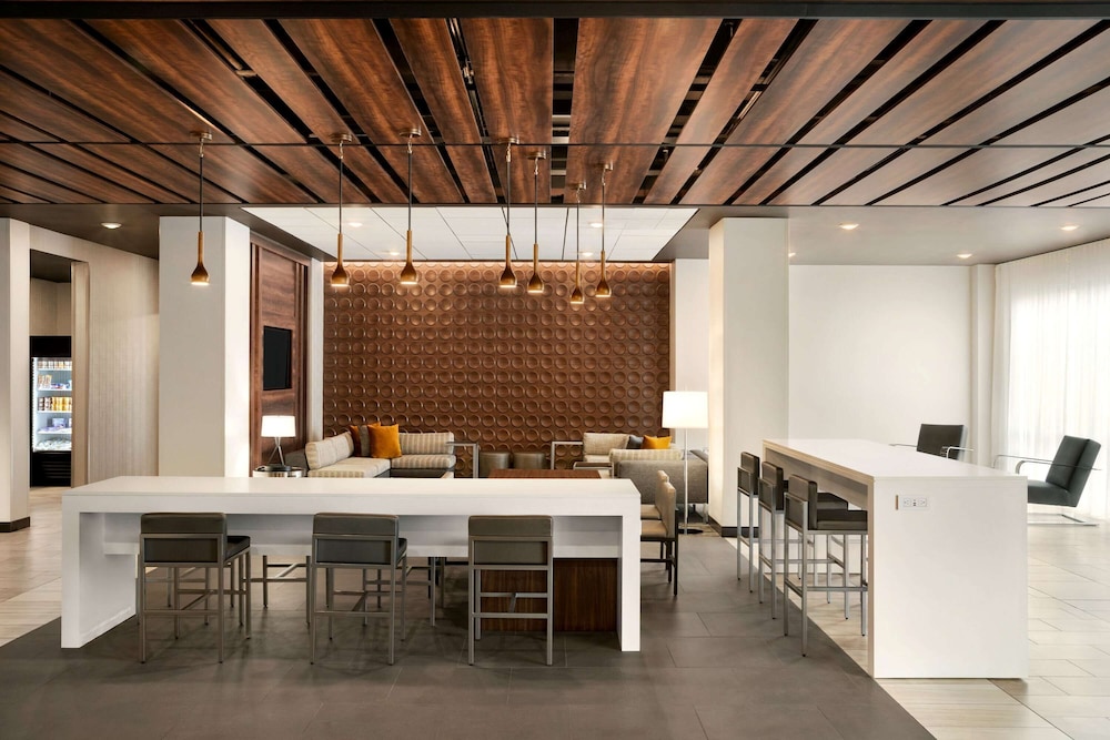 Courtyard by Marriott Seattle SeaTac Airport 34/49