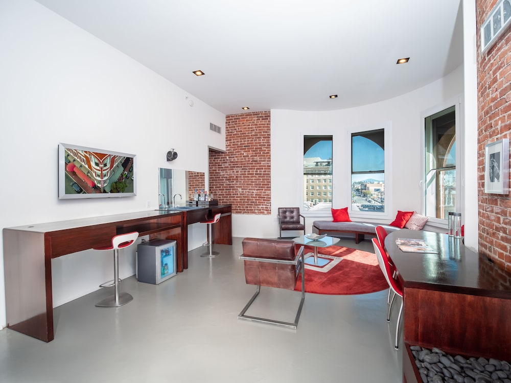 The Keating Hotel by Pininfarina 35/53