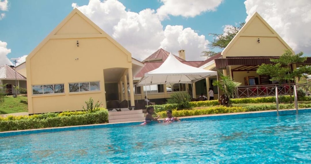 A1 Hotel and Resort 38/43