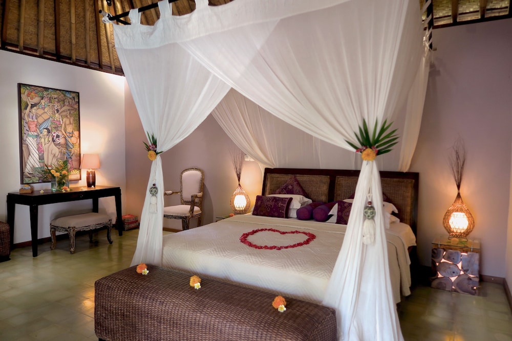 3 BEDROOMS, VILLA, PRIVATE POOL