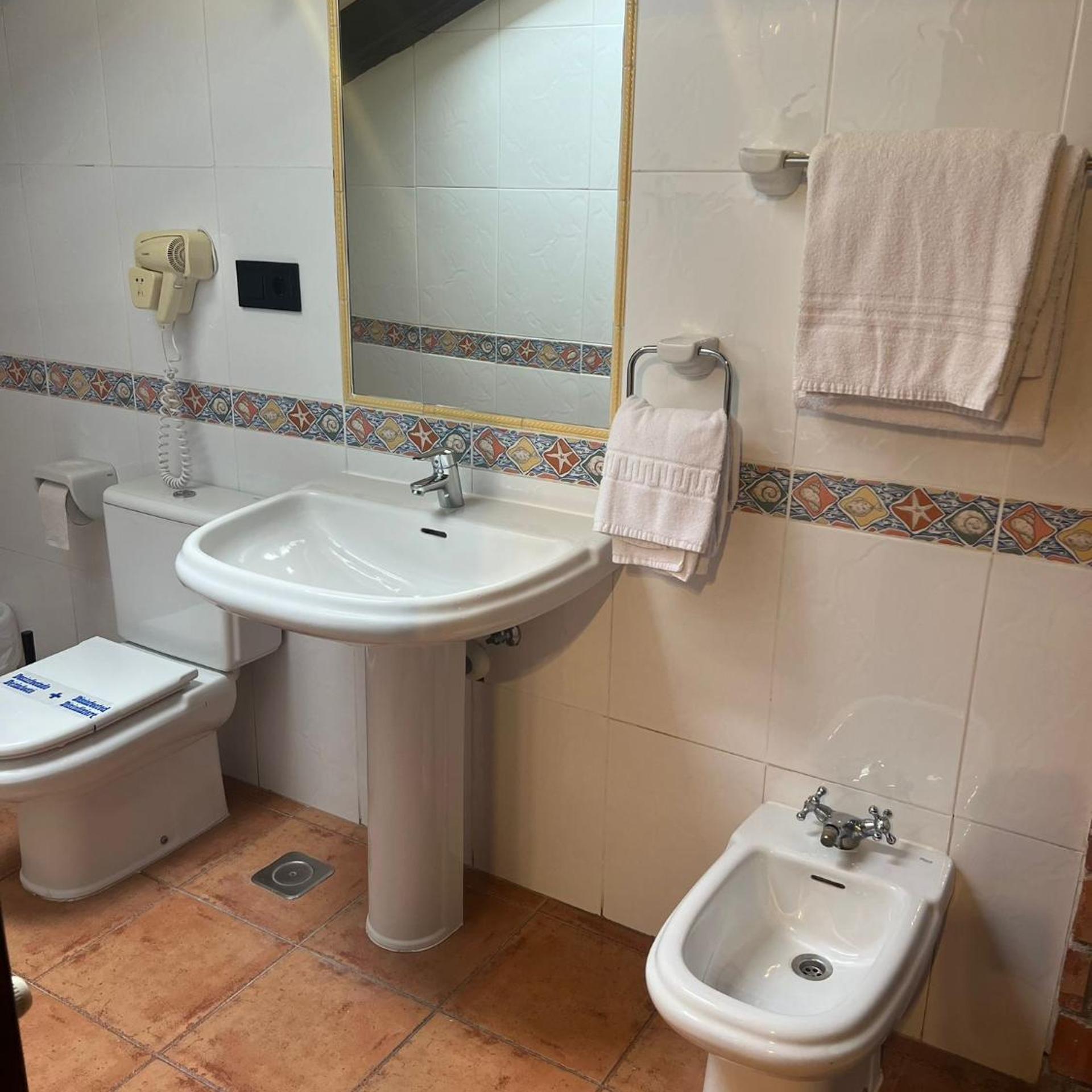 Room, Triple