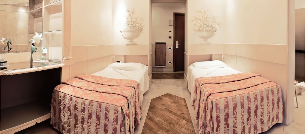Isa Hotel 29/58