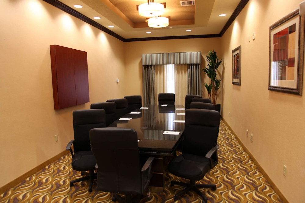 Hampton Inn And Suites Carlsbad Nm 31/37