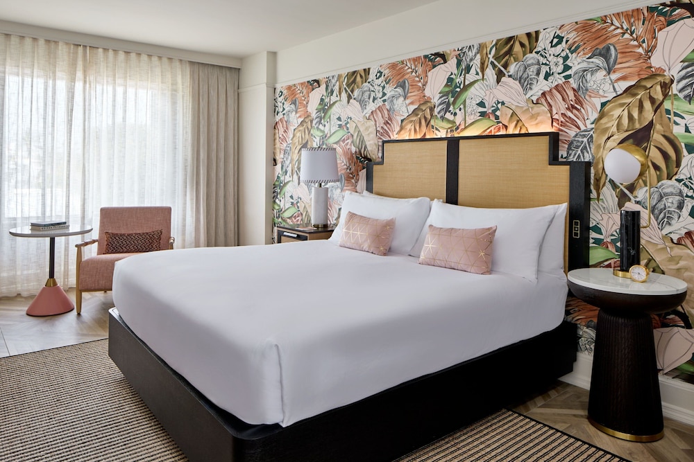 Premium, King Bed