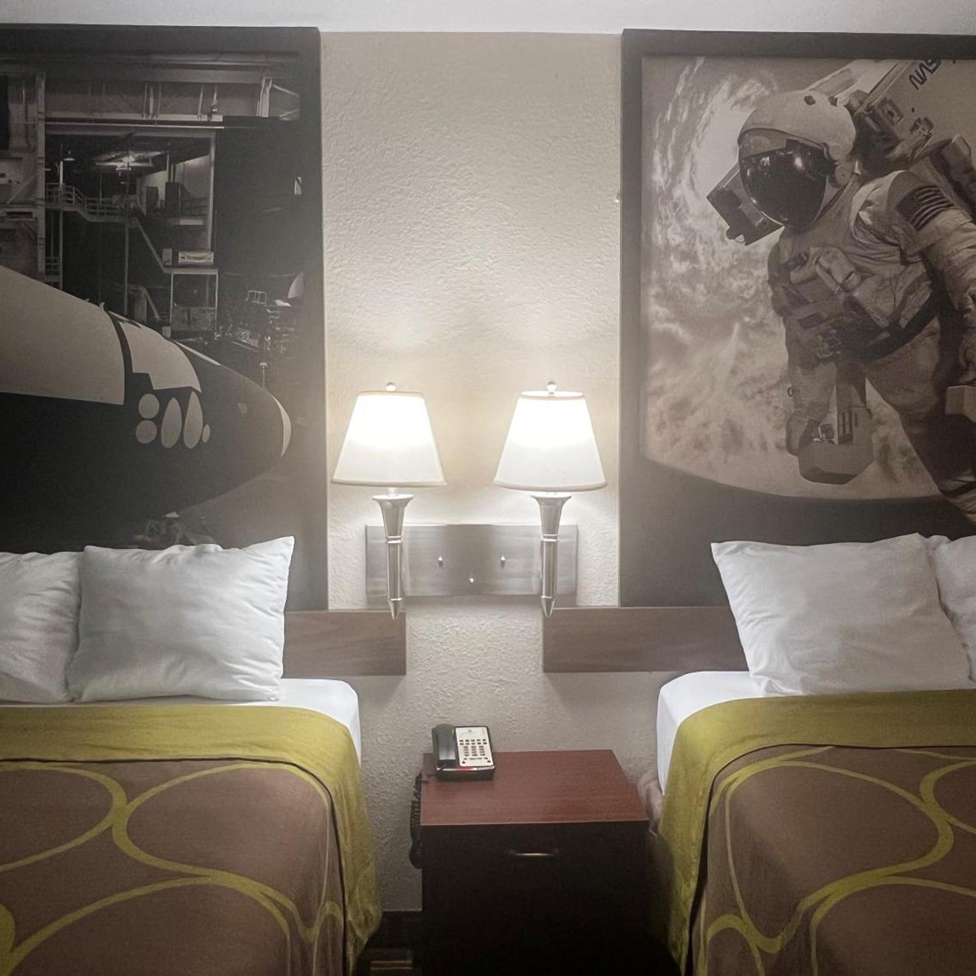 Hotel Baytown/I-10 38/56