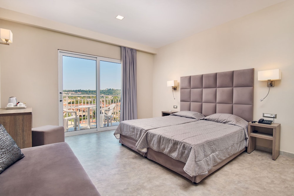 STANDARD, GARDEN VIEW